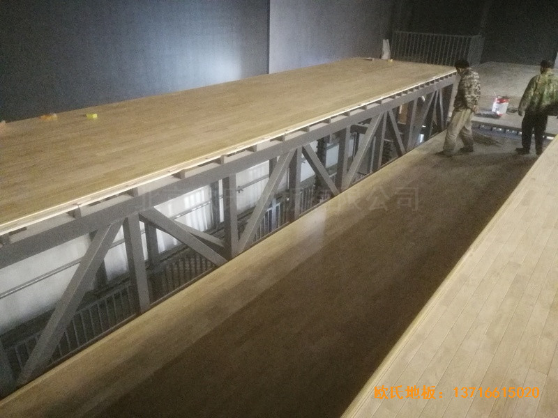 �ӱ��е�ƽһ���������_�\�ӵذ���b����2