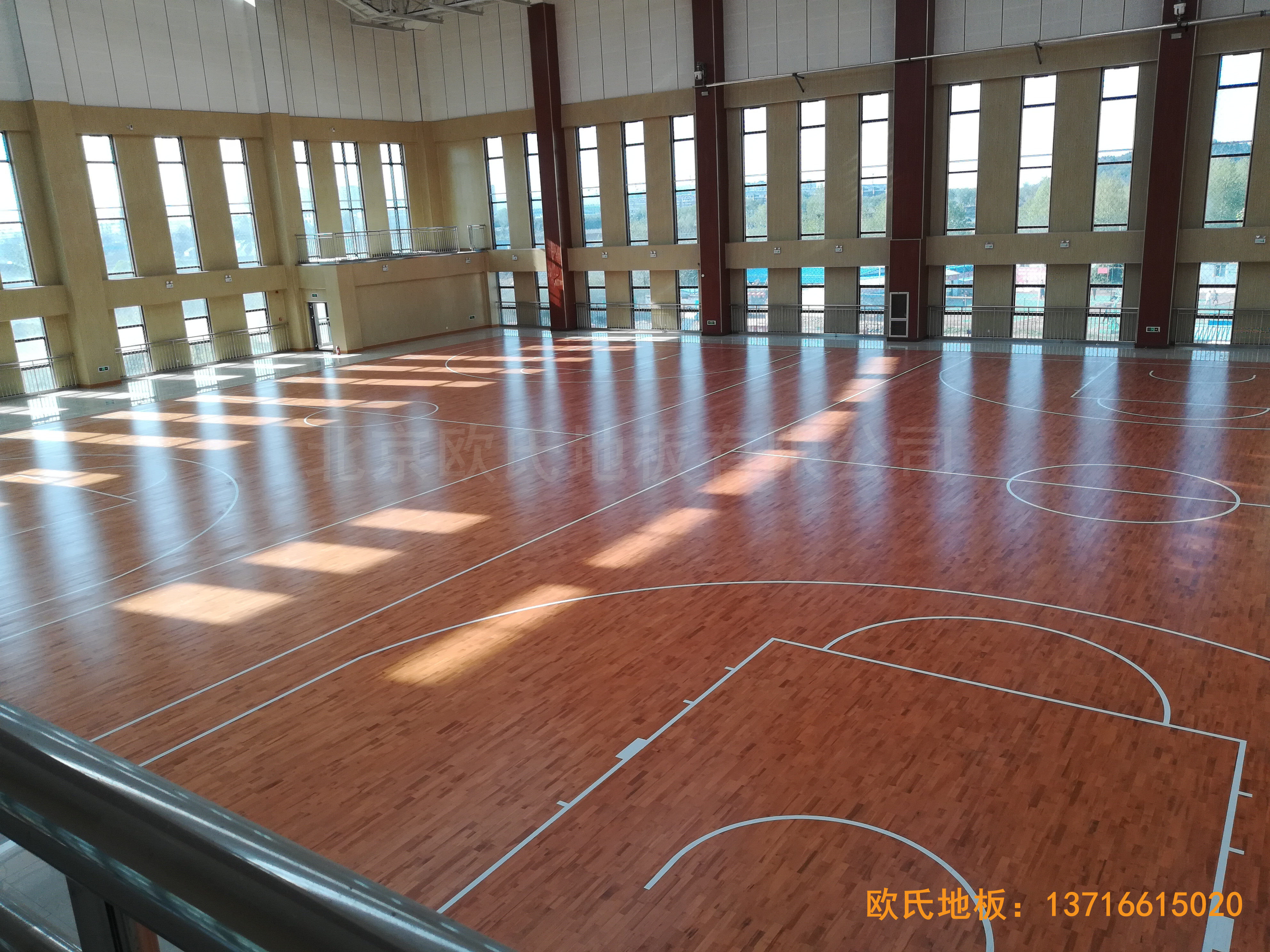 �R���w�������w���ذ尲�b����4